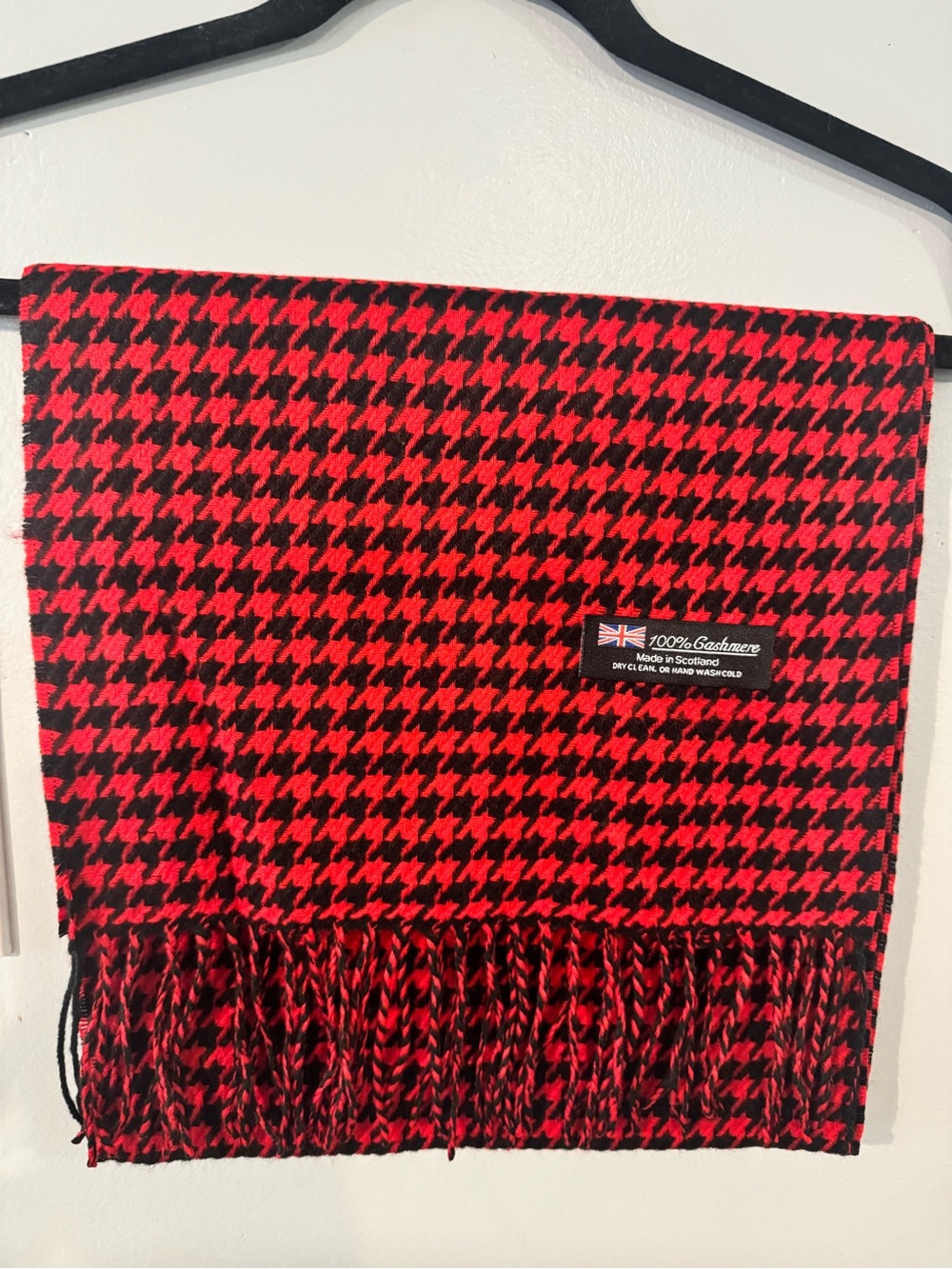 100% Cashmere Red and Black Houndstooth Scarf